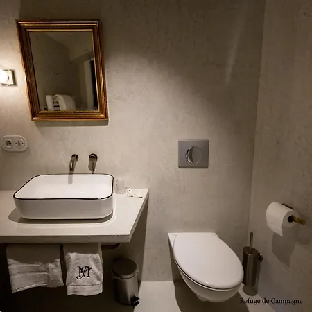 L'authentik Petit Hotel, Le Refuge De Mamie Yo Отель