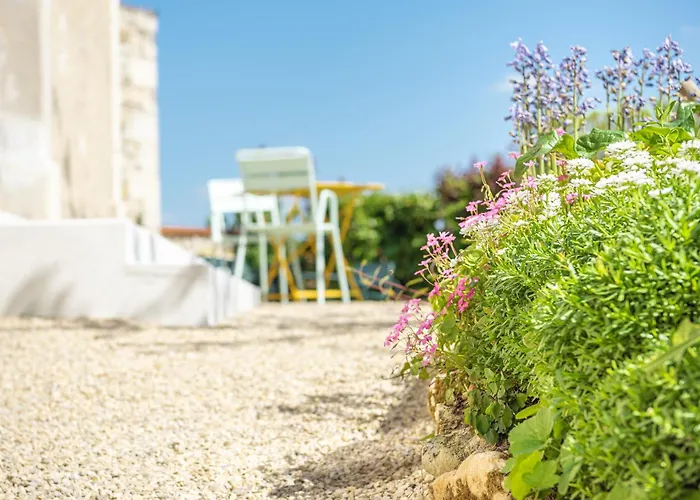 L'authentik Petit Hotel, Le Refuge De Mamie Yo